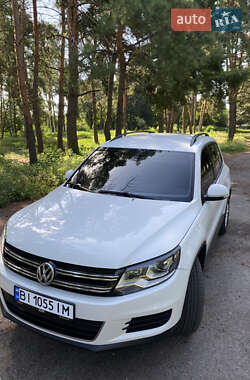 Внедорожник / Кроссовер Volkswagen Tiguan 2016 в 