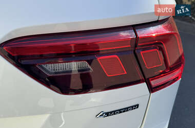 Внедорожник / Кроссовер Volkswagen Tiguan 2022 в 
