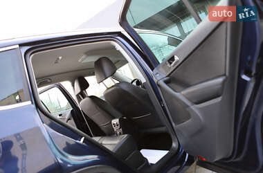 Внедорожник / Кроссовер Volkswagen Tiguan 2012 в 