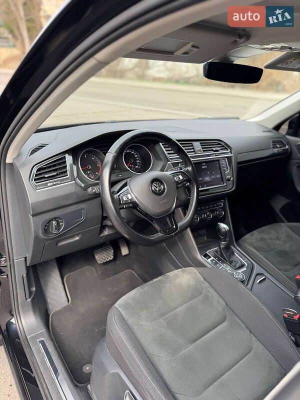 Позашляховик / Кросовер Volkswagen Tiguan 2016 в Звягелі