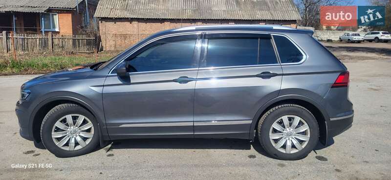 Внедорожник / Кроссовер Volkswagen Tiguan 2017 в Фастове