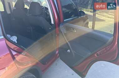 Внедорожник / Кроссовер Volkswagen Tiguan 2010 в 
