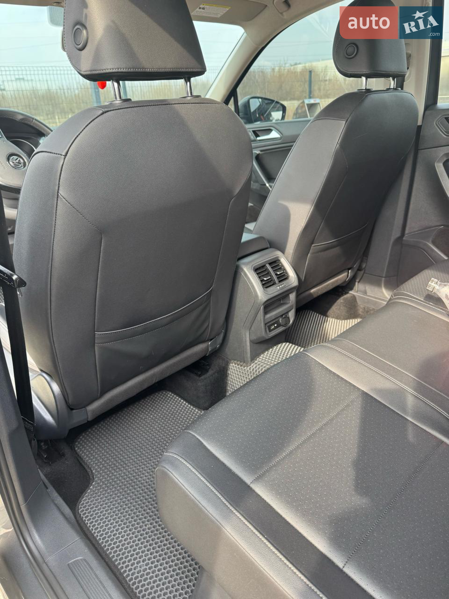 2020 Volkswagen Tiguan - мініатюра 13