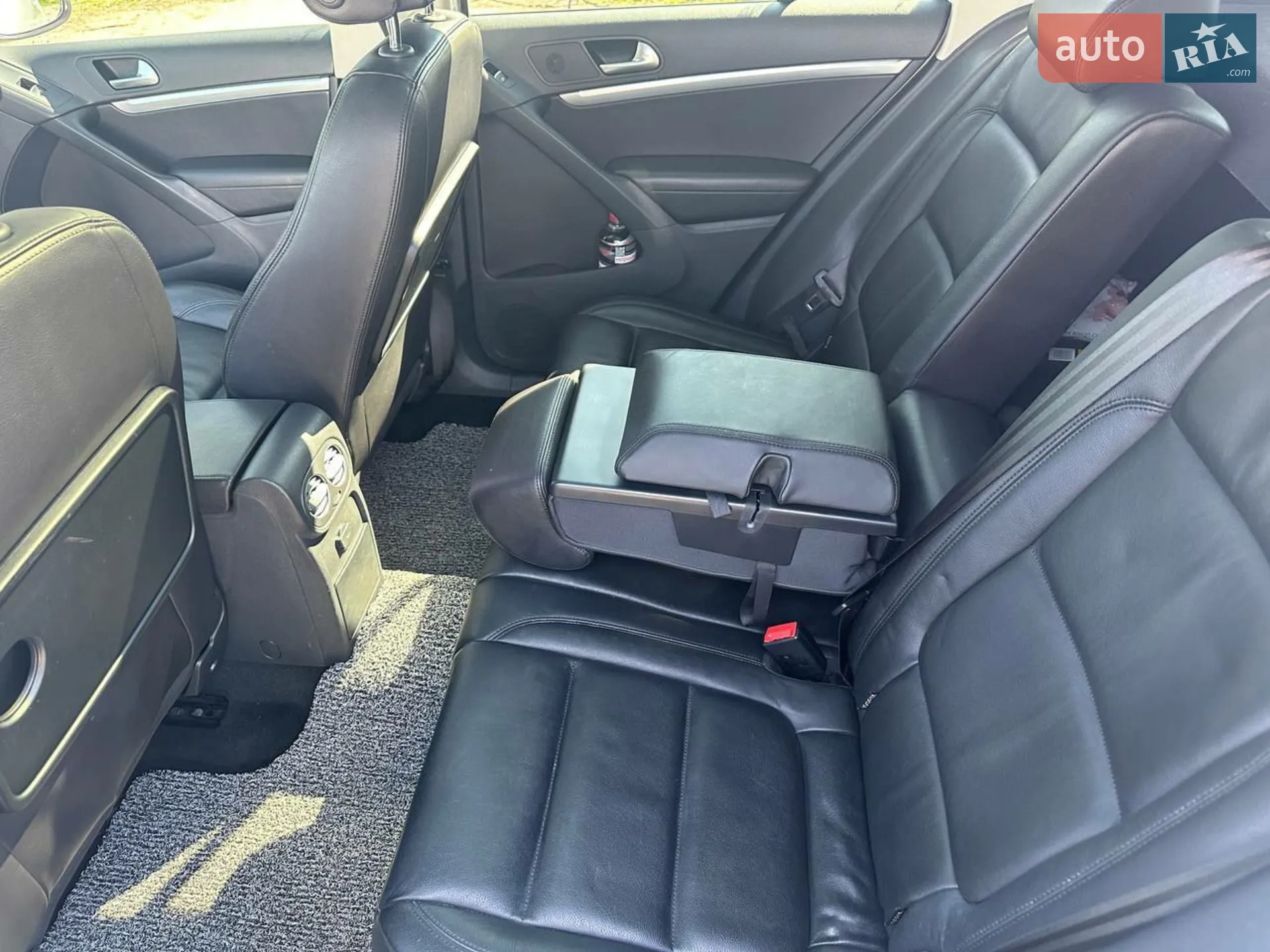 2016 Volkswagen Tiguan - мініатюра 32