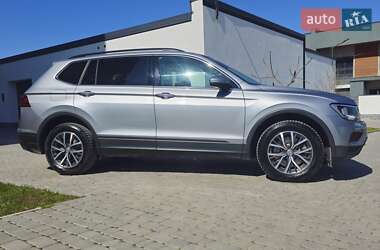 Внедорожник / Кроссовер Volkswagen Tiguan 2019 в 