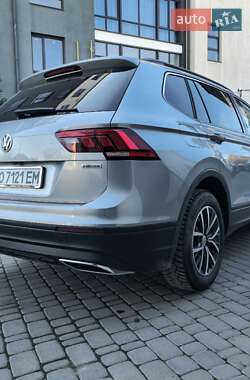 Внедорожник / Кроссовер Volkswagen Tiguan 2019 в 