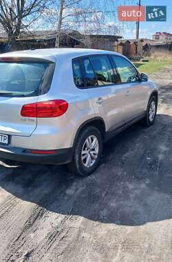 Внедорожник / Кроссовер Volkswagen Tiguan 2012 в 