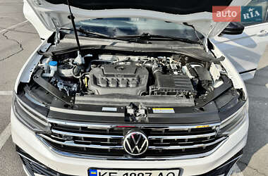Внедорожник / Кроссовер Volkswagen Tiguan 2021 в 