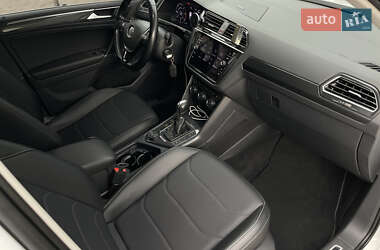 Внедорожник / Кроссовер Volkswagen Tiguan 2018 в 