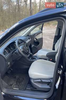 Позашляховик / Кросовер Volkswagen Tiguan 2021 в 