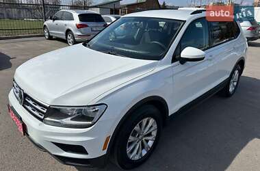 Позашляховик / Кросовер Volkswagen Tiguan 2017 в 