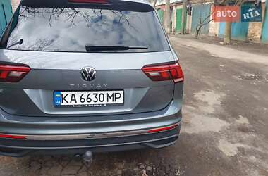 Внедорожник / Кроссовер Volkswagen Tiguan 2021 в 