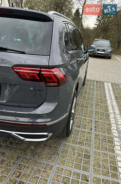 Внедорожник / Кроссовер Volkswagen Tiguan 2021 в 