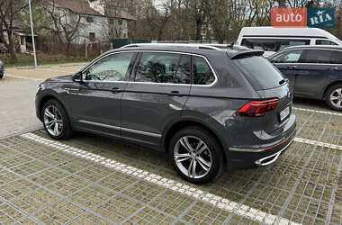 Внедорожник / Кроссовер Volkswagen Tiguan 2021 в 