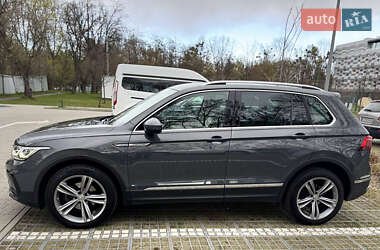 Внедорожник / Кроссовер Volkswagen Tiguan 2021 в 