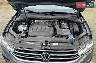 Внедорожник / Кроссовер Volkswagen Tiguan 2021 в 