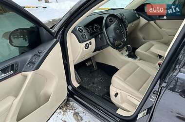 Внедорожник / Кроссовер Volkswagen Tiguan 2015 в 