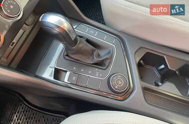 Позашляховик / Кросовер Volkswagen Tiguan 2018 в 
