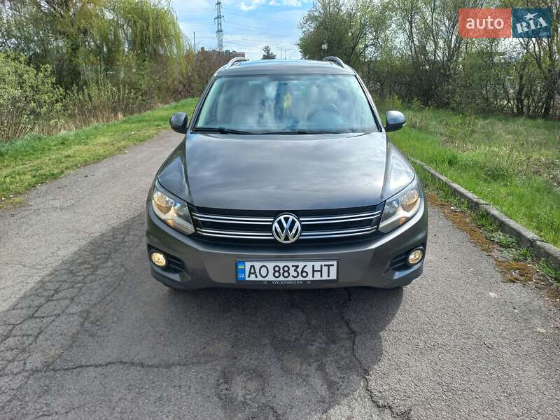 Внедорожник / Кроссовер Volkswagen Tiguan 2013 в 