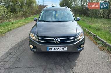 Внедорожник / Кроссовер Volkswagen Tiguan 2013 в 