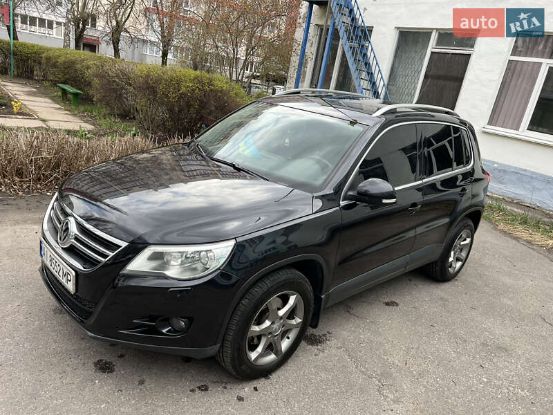 Внедорожник / Кроссовер Volkswagen Tiguan 2010 в 