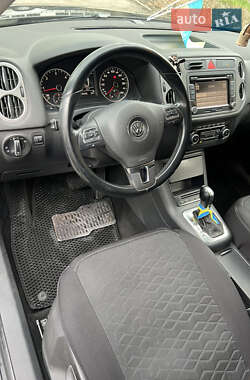 Внедорожник / Кроссовер Volkswagen Tiguan 2010 в 