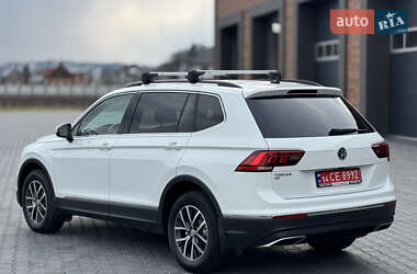 Внедорожник / Кроссовер Volkswagen Tiguan 2020 в 