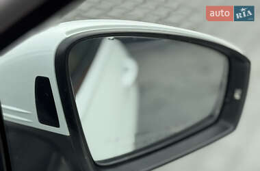 Внедорожник / Кроссовер Volkswagen Tiguan 2020 в 
