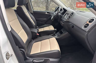 Внедорожник / Кроссовер Volkswagen Tiguan 2016 в 
