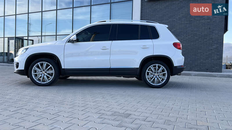 Внедорожник / Кроссовер Volkswagen Tiguan 2013 в Хусте