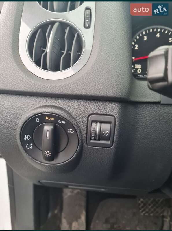 Внедорожник / Кроссовер Volkswagen Tiguan 2016 в Днепре