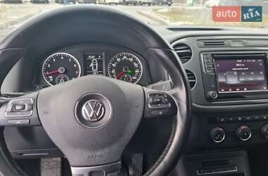 Позашляховик / Кросовер Volkswagen Tiguan 2016 в 