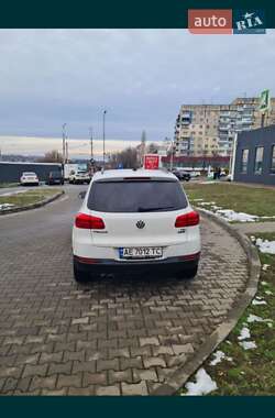 Позашляховик / Кросовер Volkswagen Tiguan 2016 в 