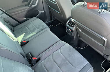 Внедорожник / Кроссовер Volkswagen Tiguan 2018 в 