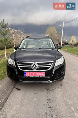 Внедорожник / Кроссовер Volkswagen Tiguan 2011 в 
