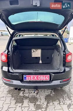 Внедорожник / Кроссовер Volkswagen Tiguan 2011 в 