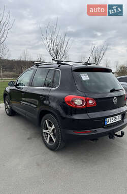 Внедорожник / Кроссовер Volkswagen Tiguan 2010 в 