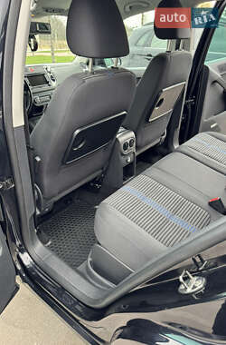 Внедорожник / Кроссовер Volkswagen Tiguan 2010 в 