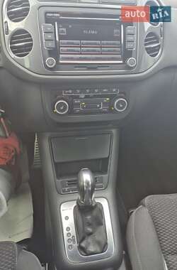 Внедорожник / Кроссовер Volkswagen Tiguan 2012 в 