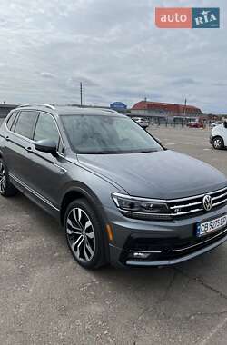 Внедорожник / Кроссовер Volkswagen Tiguan 2020 в 