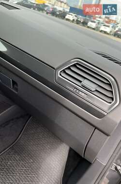 Внедорожник / Кроссовер Volkswagen Tiguan 2020 в 