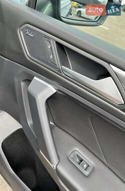 Внедорожник / Кроссовер Volkswagen Tiguan 2020 в 