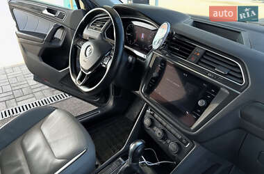 Внедорожник / Кроссовер Volkswagen Tiguan 2018 в 