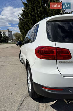 Внедорожник / Кроссовер Volkswagen Tiguan 2016 в 