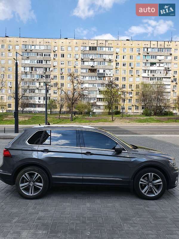 Внедорожник / Кроссовер Volkswagen Tiguan 2017 в Трускавце