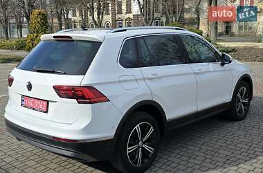Внедорожник / Кроссовер Volkswagen Tiguan 2018 в 