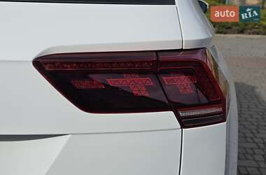 Внедорожник / Кроссовер Volkswagen Tiguan 2018 в 