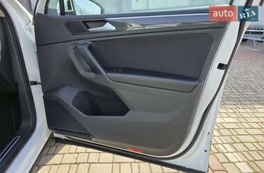 Внедорожник / Кроссовер Volkswagen Tiguan 2018 в 