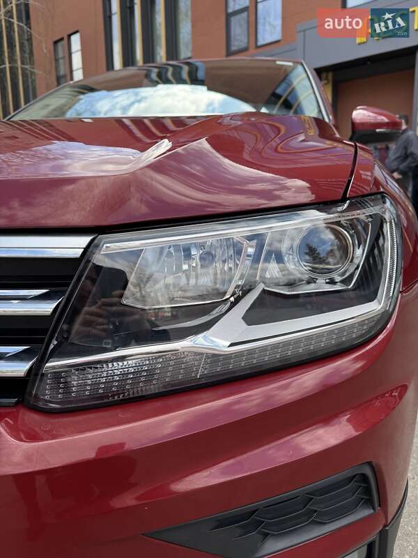 Позашляховик / Кросовер Volkswagen Tiguan 2017 в Черкасах