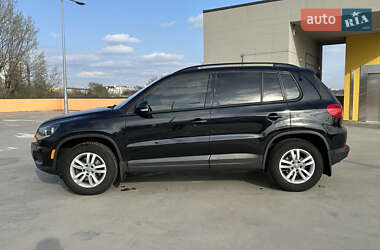 Внедорожник / Кроссовер Volkswagen Tiguan 2016 в 